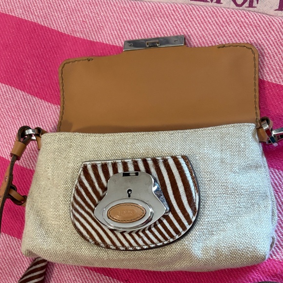 Tod's Tan and Cream Crossbody Bag - Picture 10 of 16